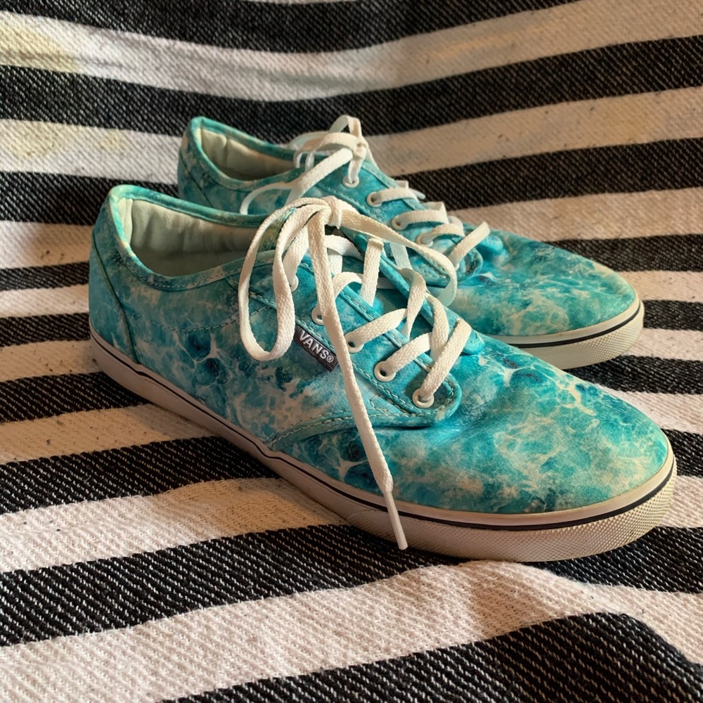 Vans Shoe: Women’s: Size 8.